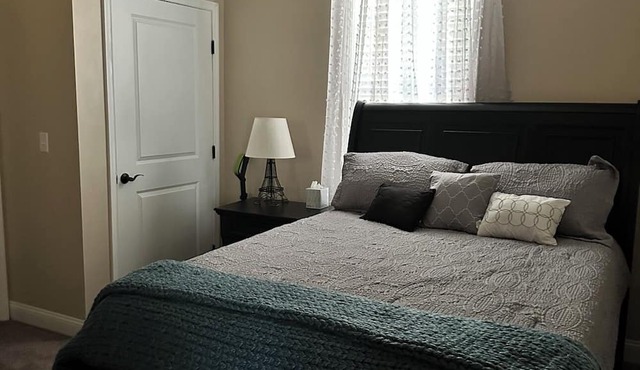 Remodeled historic cottage with 2master suites. 8 mile bike trail. in South Boston
