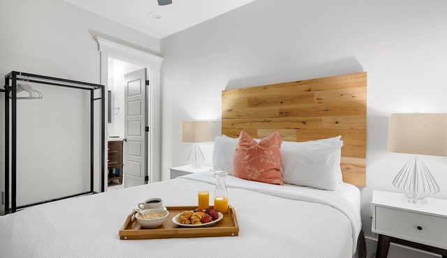 Retreat on King Street | Ashley Suite