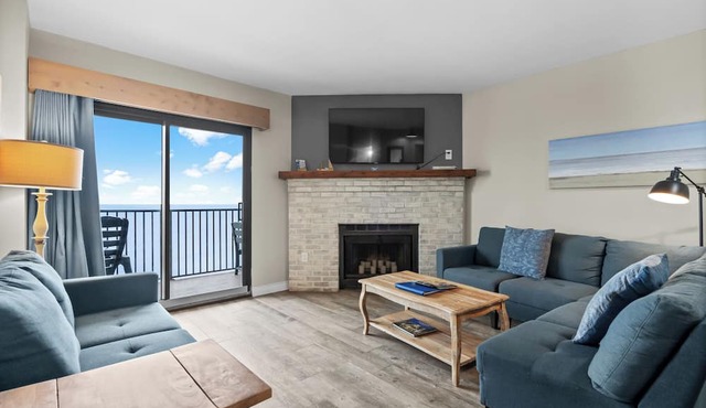 BEAUTIFUL OCEANFRONT PENTHOUSE.