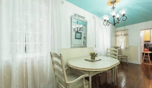 Charming 2BR Historic Kitchen House Steps from Colonial Lake & King Street