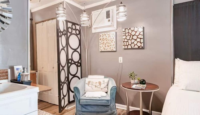 Charming Studio Near Charleston's Hot Spots!