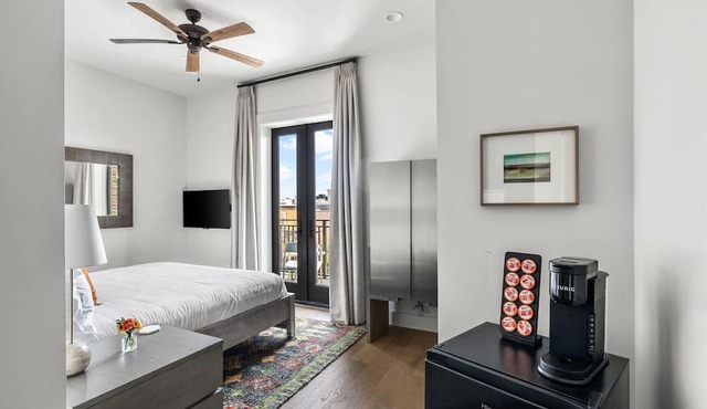 Fire Tower | Cozy Downtown Charleston Studio!