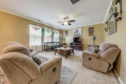 Lakes, Gardens & More! Getaway in Moncks Corner