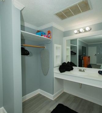 Amazing Suite 4 Nearby Massive Medical Complexes!