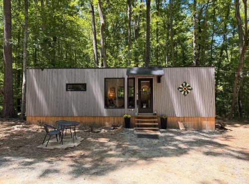 Riverside Studio - Trails, Views, Firepit, Hammock