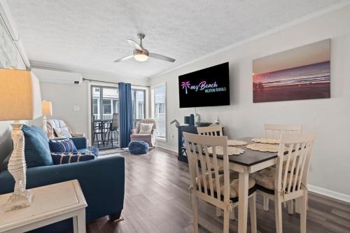 Palm Villa w Oceanfront Balcony Pool Sleeps 6