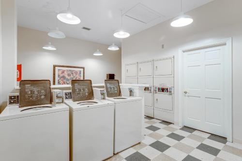 1600 Long Grove #1512 - 30 Day Rental