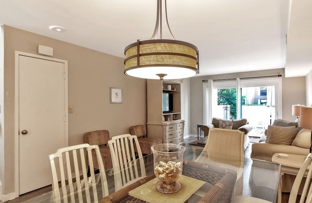 2 BR TH 1.5 Bath Sofa Bed Sleeps 6 Harbour View with Patio Pool WIFI