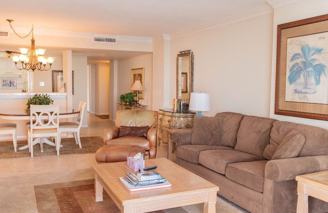 Oceanfront Corner 3BR Stately Decor Roomy Stunning Views Family Friendly